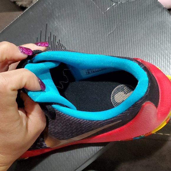 Shoes - Picture 5 of 5